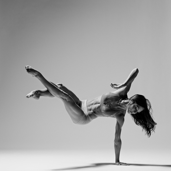 700x700, 89 Kb / пресс, фитнесс, волосы, ч/б