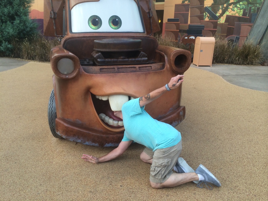 1024x768, 286 Kb / метр, тачки, голова, трюк