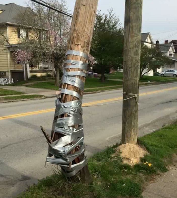 702x782, 142 Kb / столб, изолента, скотч