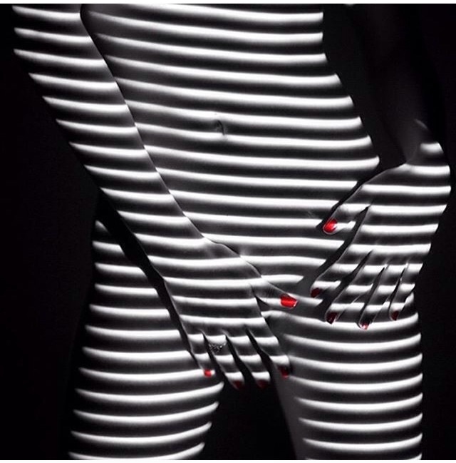 640x649, 103 Kb / тени, ногти, красные, прикрывает, полосы