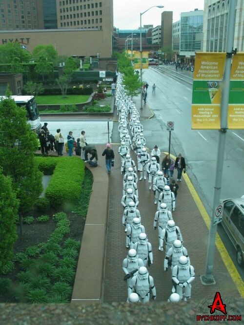 500x667, 71 Kb / костюмы, толпа