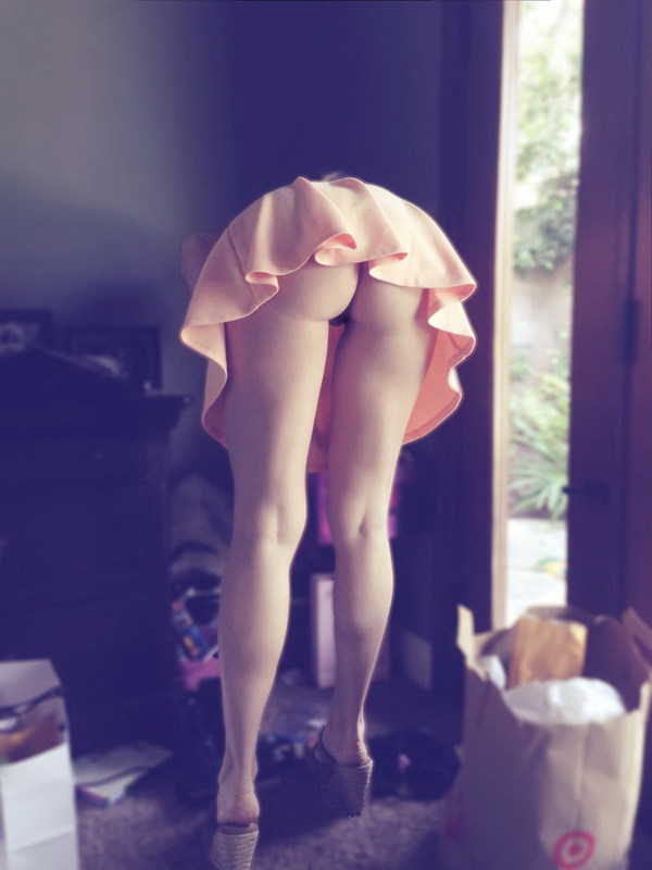 600x800, 62 Kb / попа, юбка, ноги, зачет