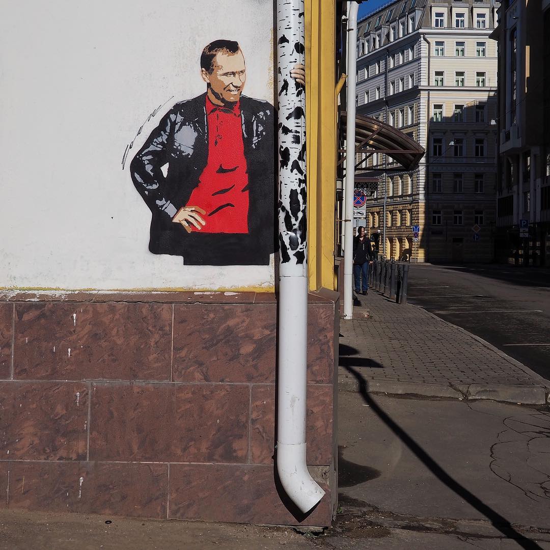 1080x1080, 168 Kb / шукшин, водосток, береза, граффити