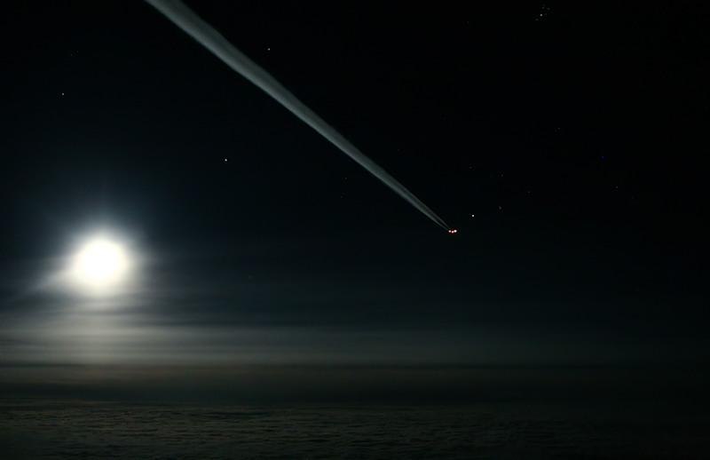 800x518, 14 Kb / ночной полет, самолет