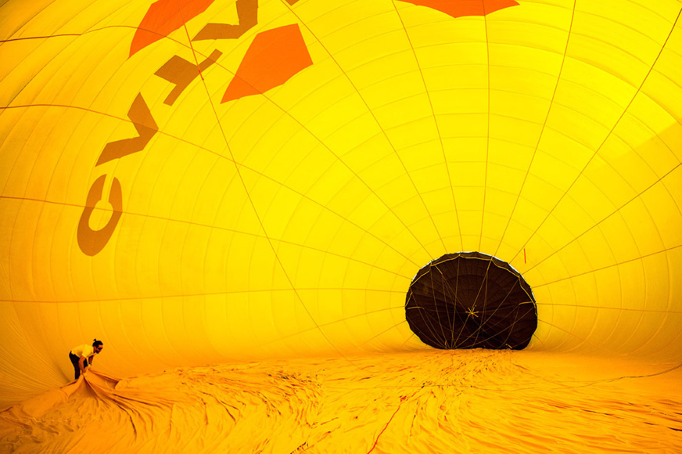 990x659, 158 Kb / шар, жёлтый