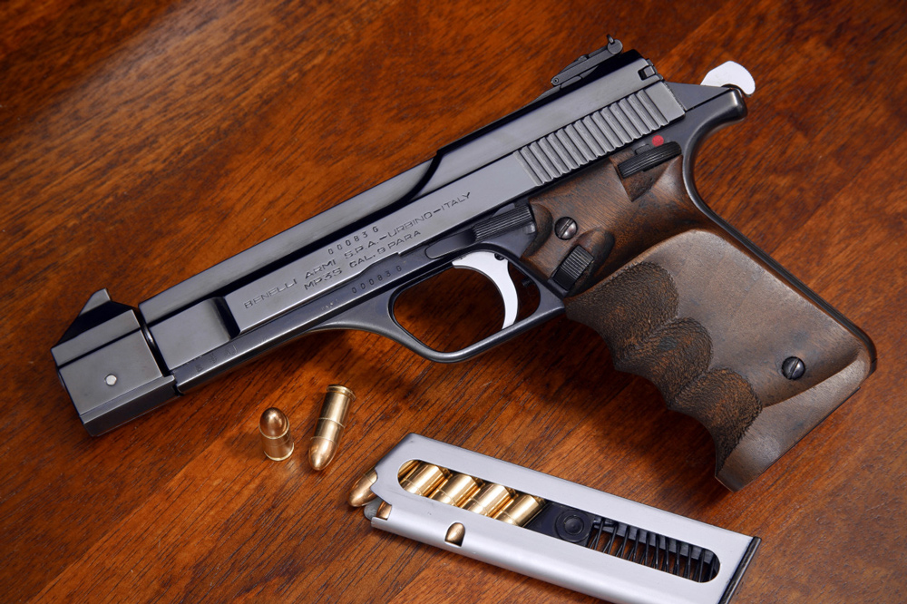 1000x666, 377 Kb / пистолет, обойма, патрон, пульки, пули, Benelli MP3S 9mm, магазин