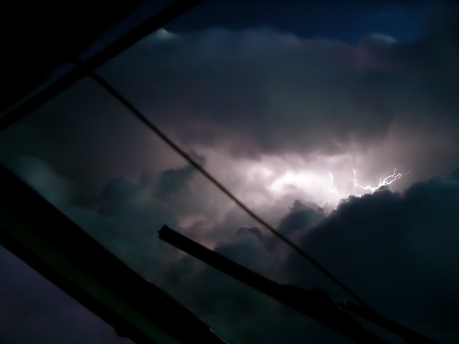 900x675, 60 Kb / ночной полет, гроза, молния