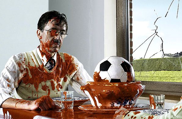 596x389, 63 Kb / кетчуп, мяч, облом