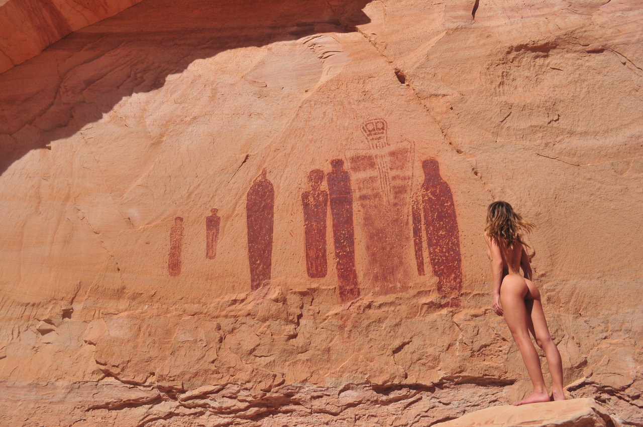 1280x851, 394 Kb / голая, скала, наскальная живопись, фигуры