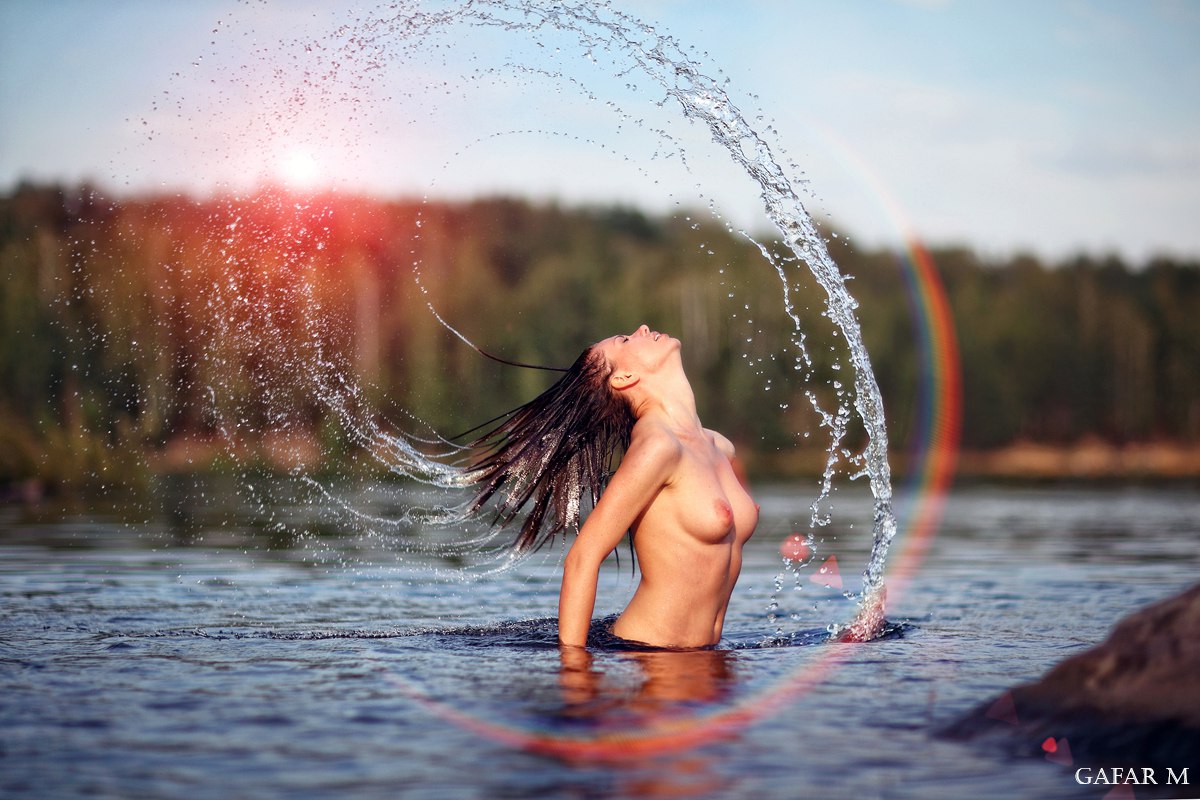 1200x800, 185 Kb / брызги, вода, сиськи, голая, волосы