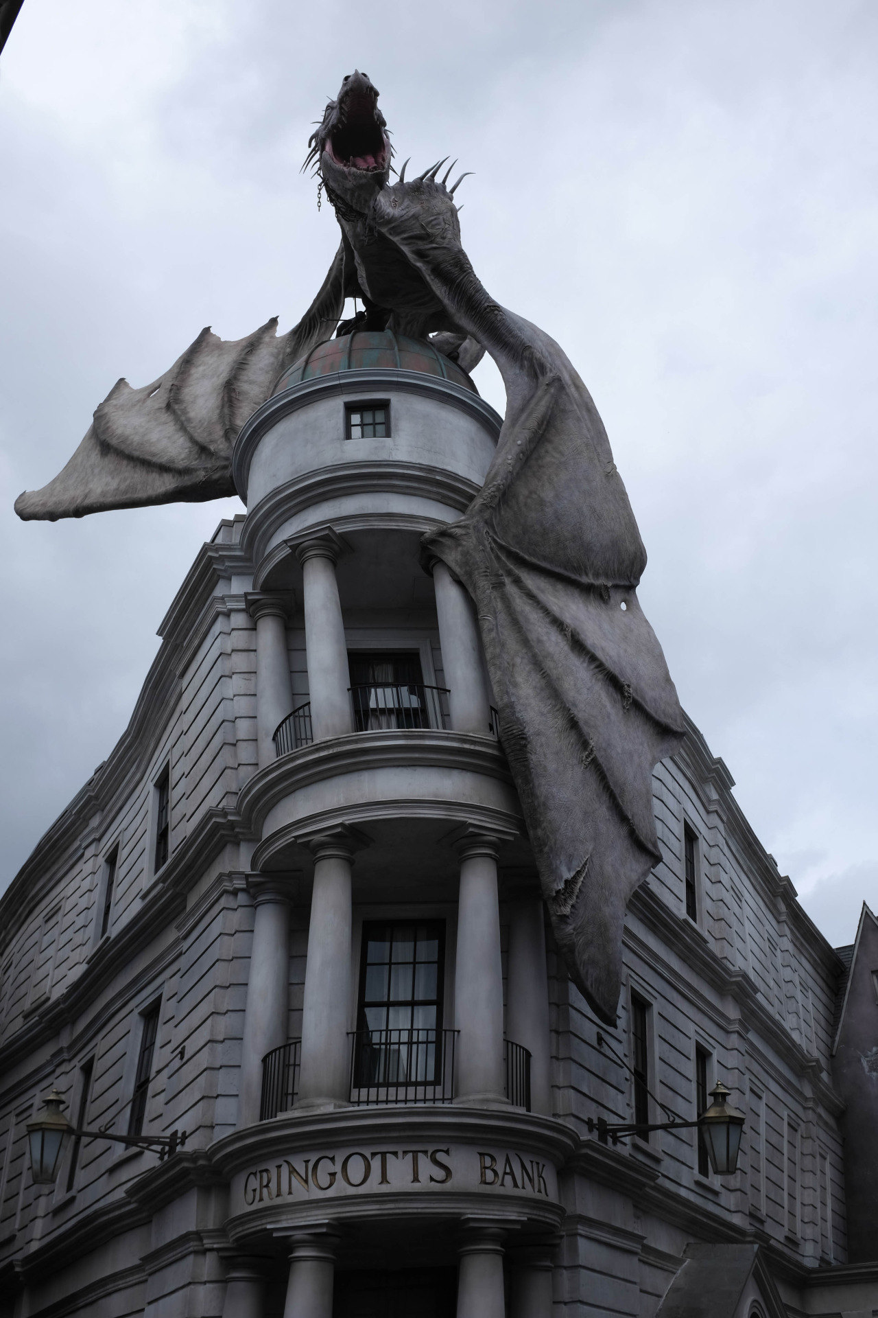 1280x1920, 398 Kb / дракон, архитектура, банк, Гринготс