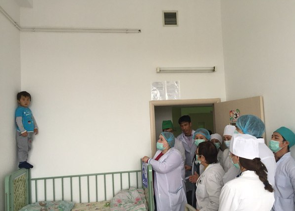 596x426, 339 Kb / ребенок, больница, врачи