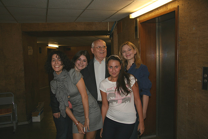 700x467, 110 Kb / девушки, Татьяна Левшина, Тоня Самсонова, Михаил Горбачёв, Ирина Баблоян, Алина Гребнева