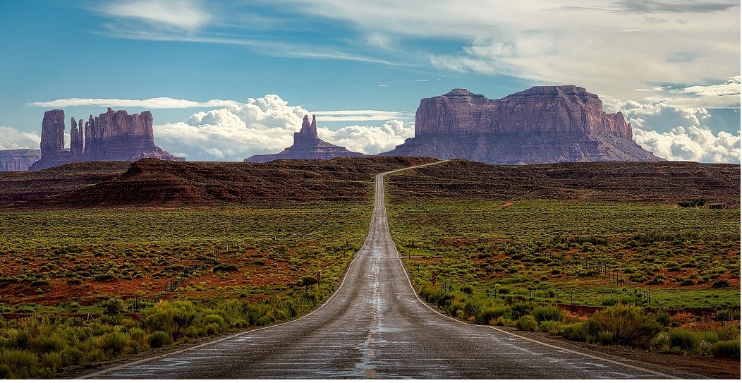 1052x543, 302 Kb / скалы, степь, дорога, пейзаж