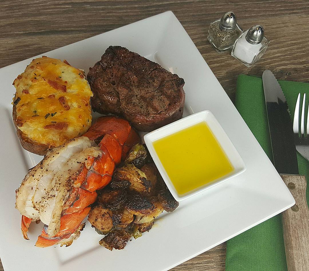 1080x948, 140 Kb / стейк, лобстер, соус, тарелка