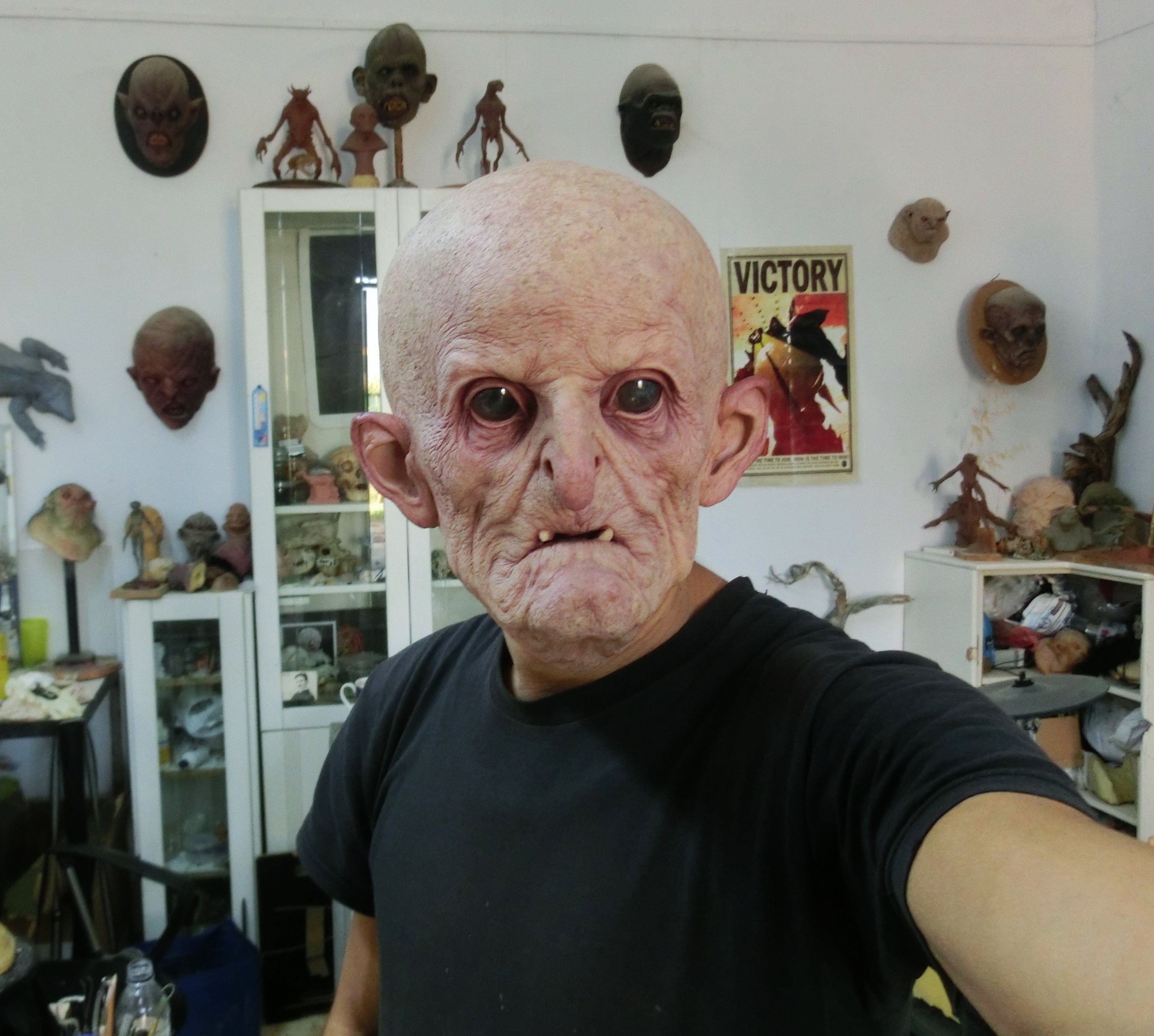 2500x2245, 605 Kb / латекс, маска, голова, boularis