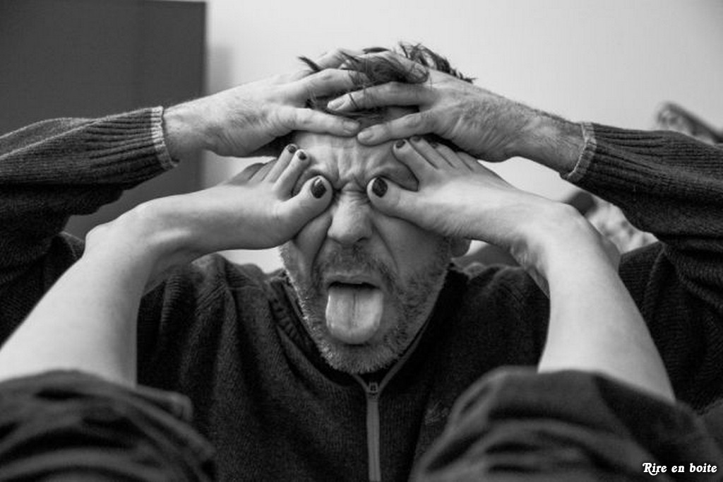 1024x682, 106 Kb / ноги, пальцы, глаза, ч/б