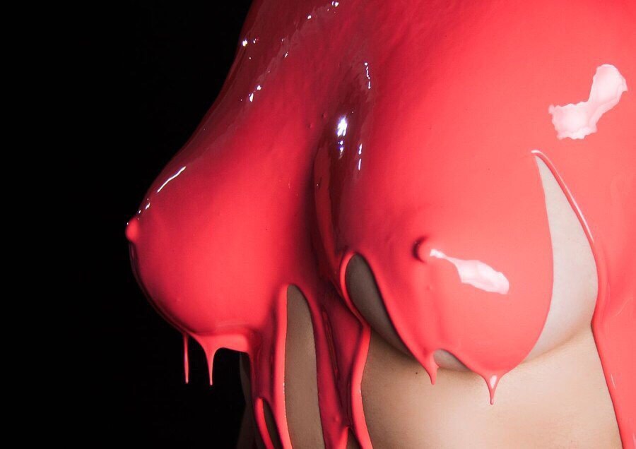 900x636, 51 Kb / сиськи, розовая, жижа, краска, соски