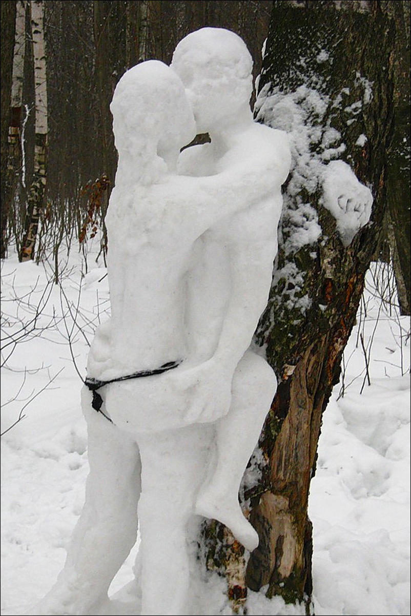 802x1202, 174 Kb / снеговики, лес, секс, трусики