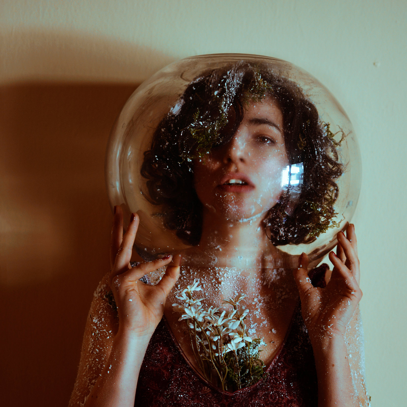 1600x1600, 492 Kb / кудрявая, шлем, аквариум, цветы, снег, Rebeca, Bighiu, ginebrasiddal