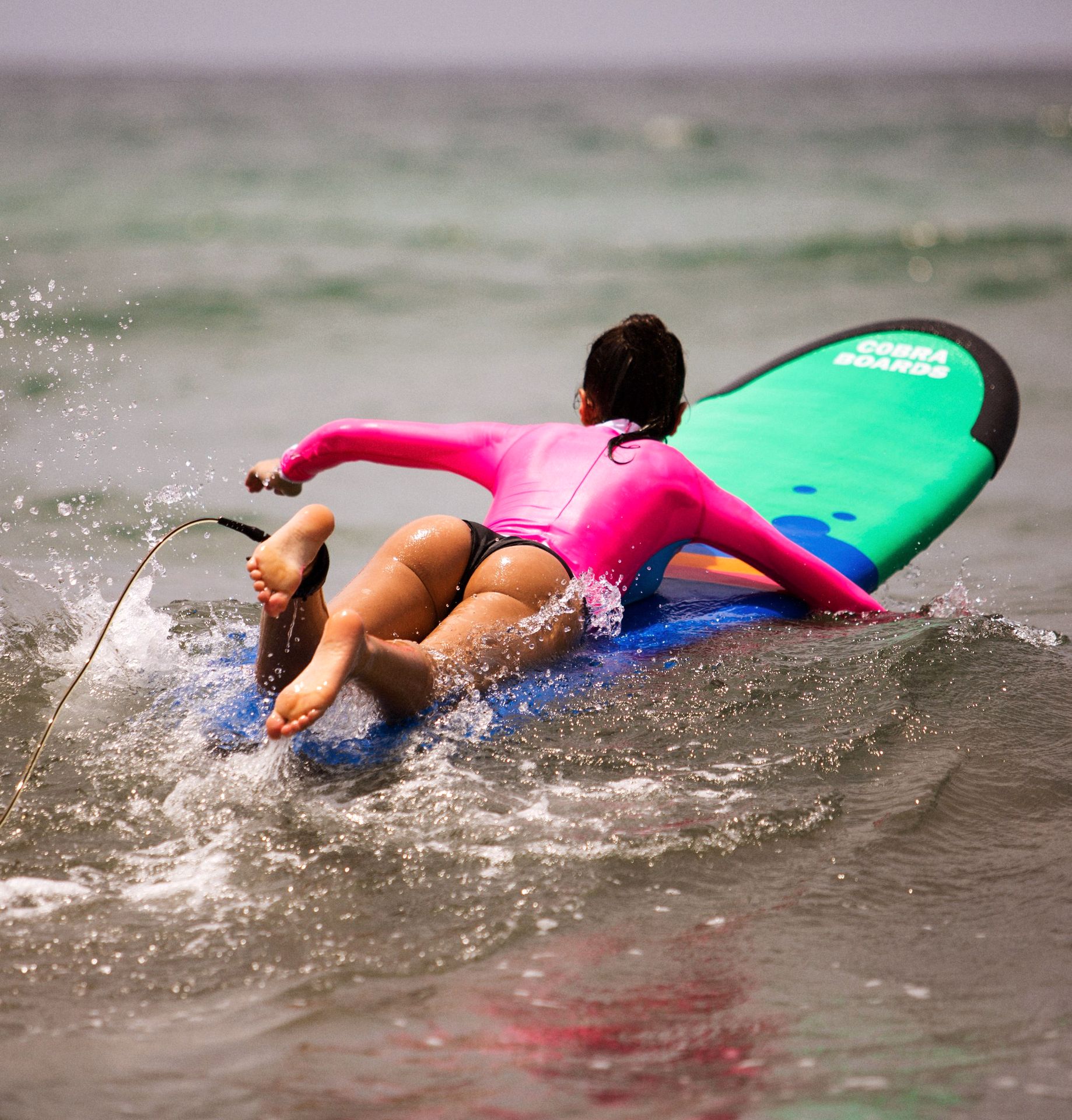 1838x1920, 512 Kb / серфинг, доска, попа, брызги