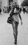 Helmut Newton, ретро, улица, девушка, платье задралось, ч/б