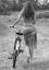 велосипедистка, попа, ч/б,