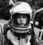 скафандр, шлем, веснушки, ч/б