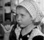 косынка, девочка, жест, есть чё?, ч/б